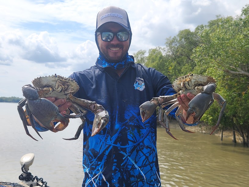 Happy clients crabbing fun