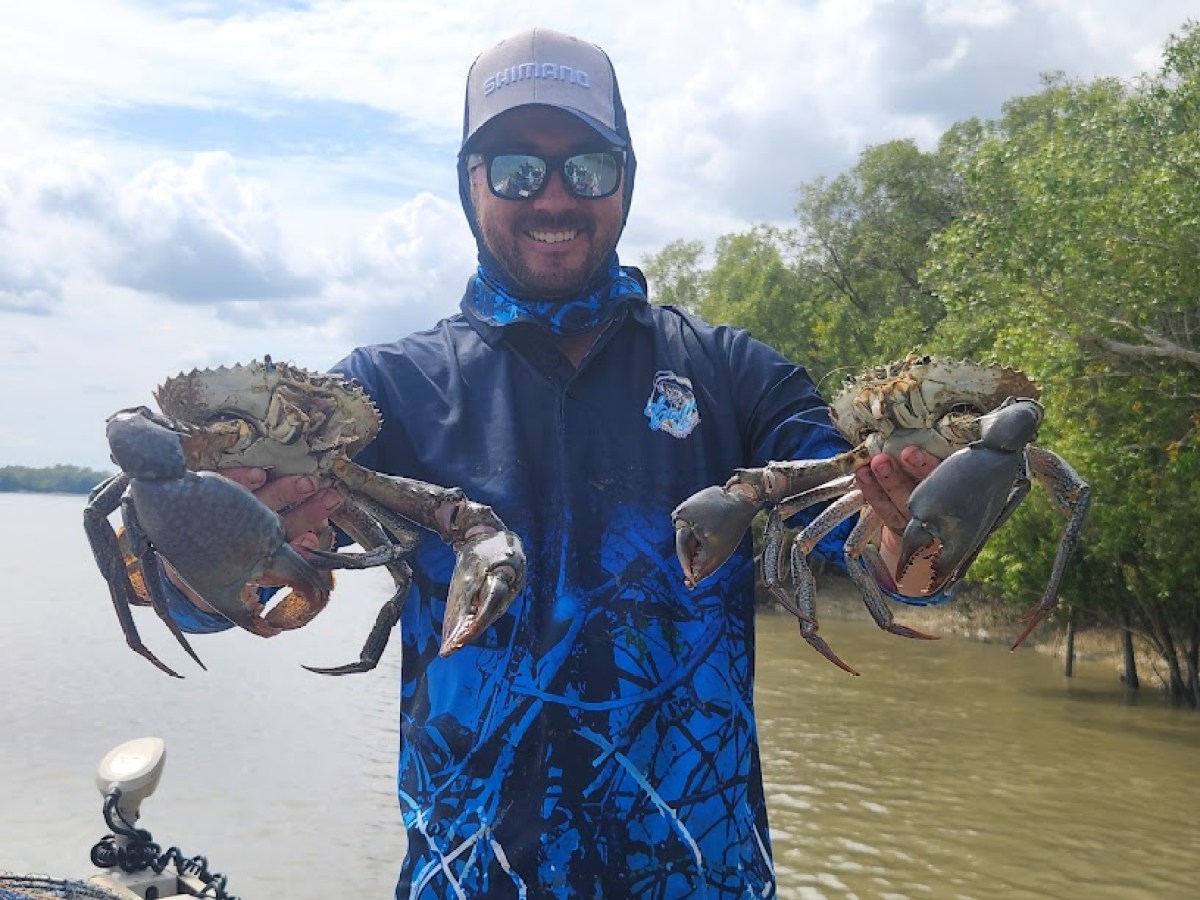 Happy clients crabbing fun