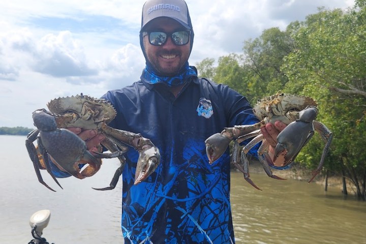 Happy clients crabbing fun